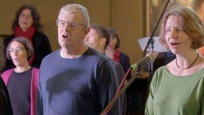 Foto: Singende Pfarrerinnen und Pfarrer aus dem Kirchenkreis Neukölln