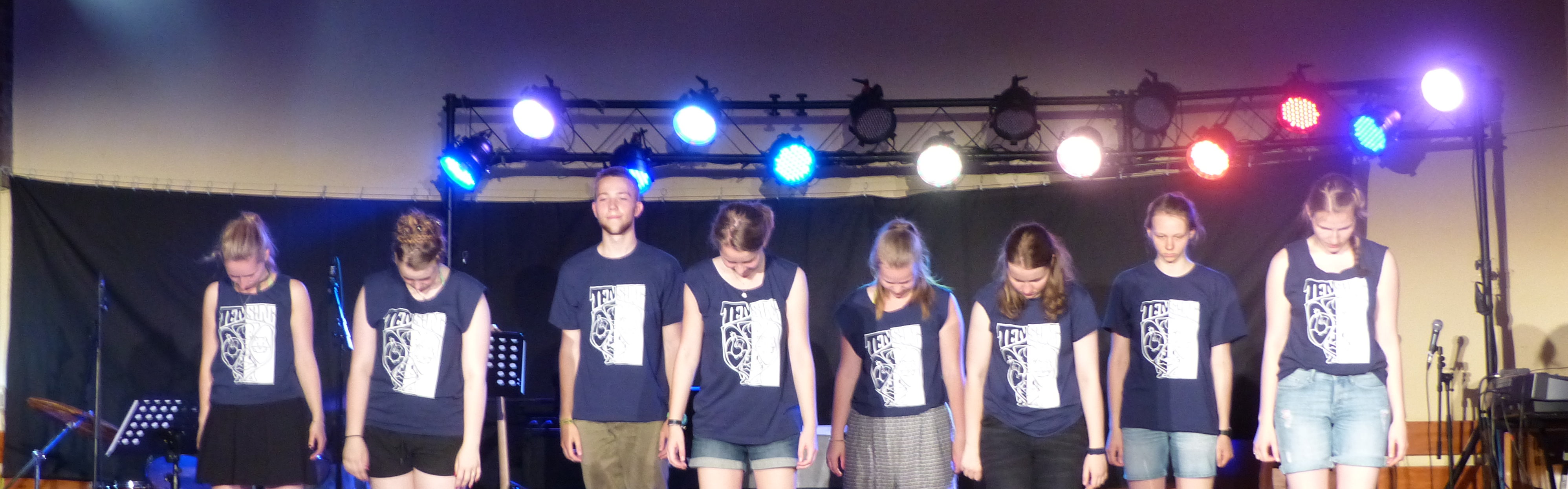 Die Ten Sing Musikgruppe der Hephatha-Kirchengemeinde auf der Bühne