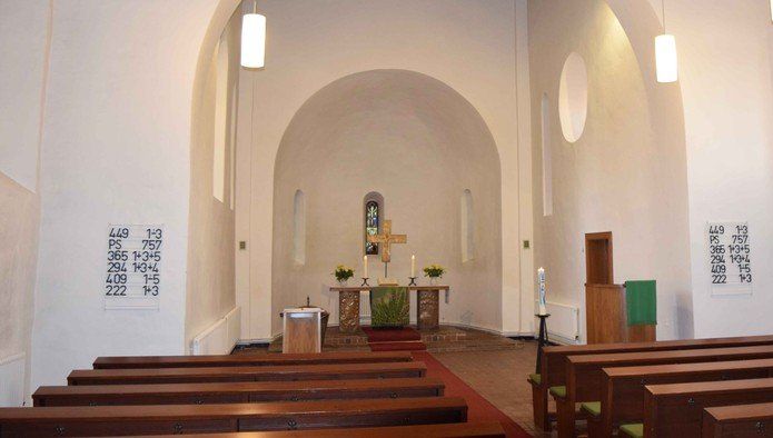 Foto: Innenraum der Dorfkirche Schönefeld